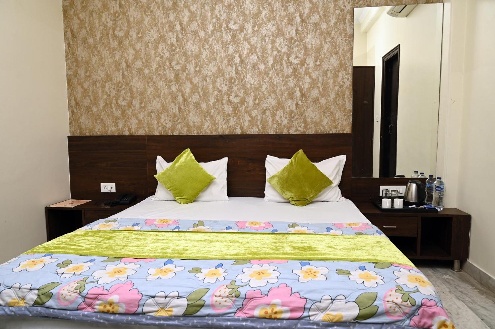 Hotel Pulse Inn Near Railway Station Jaipur Extérieur photo
