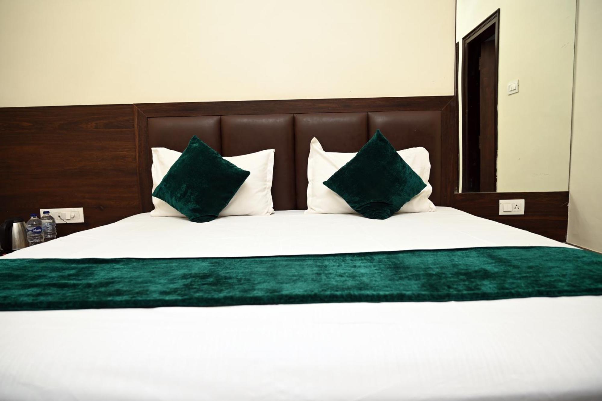 Hotel Pulse Inn Near Railway Station Jaipur Extérieur photo